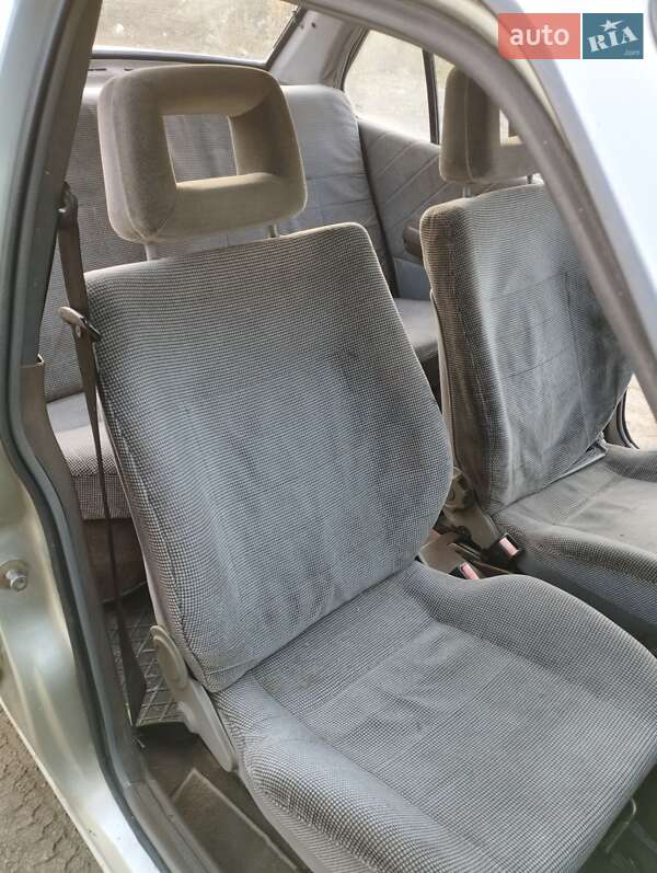 Седан Opel Ascona 1988 в Гайсине