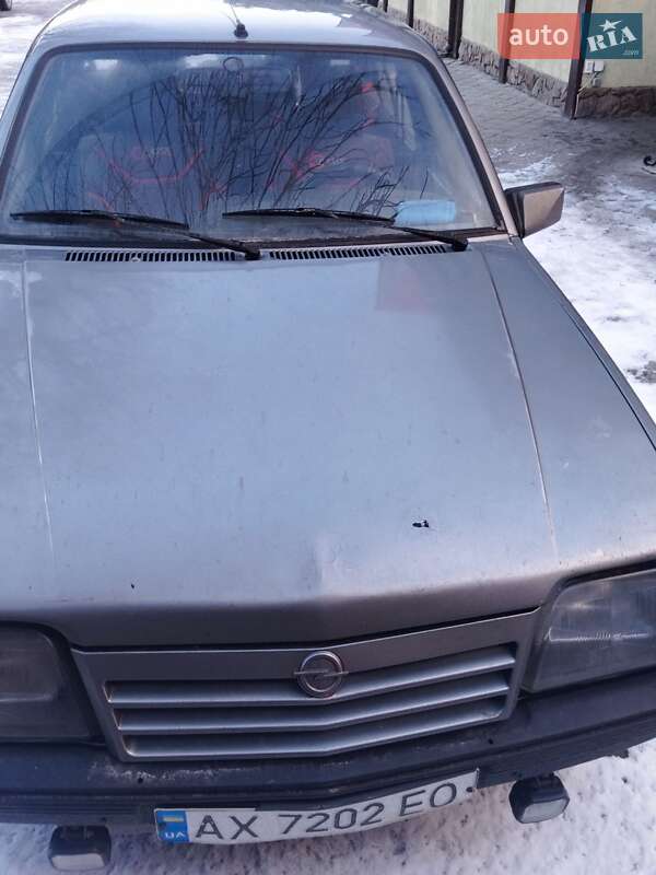 Седан Opel Ascona 1987 в Мерефа