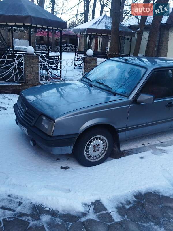 Седан Opel Ascona 1987 в Мерефа