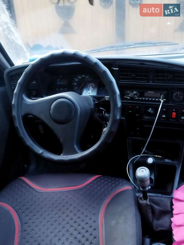 Седан Opel Ascona 1987 в Мерефа