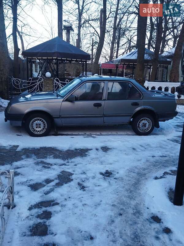 Седан Opel Ascona 1987 в Мерефа