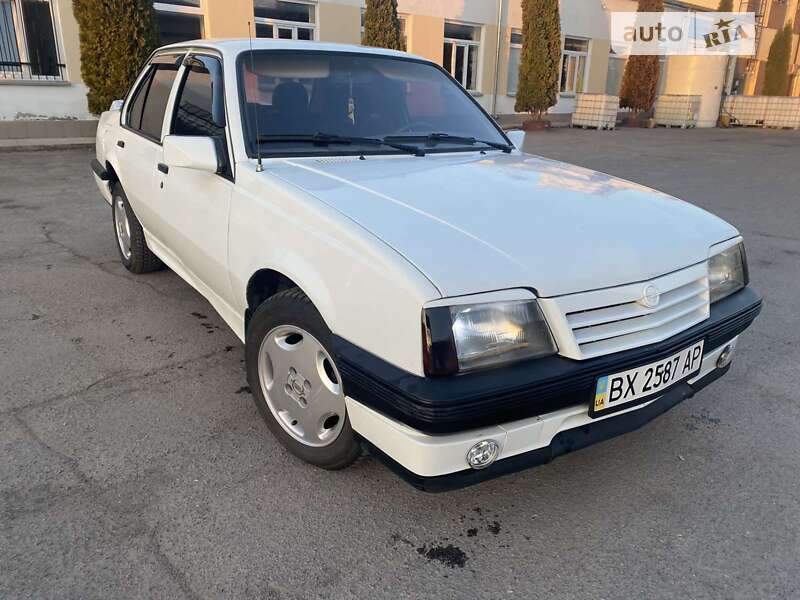Седан Opel Ascona 1987 в Вінниці