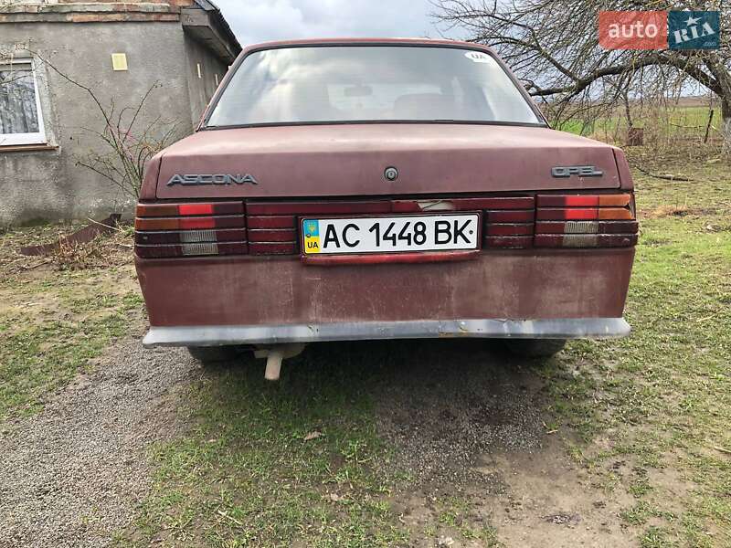 Седан Opel Ascona 1986 в Луцке
