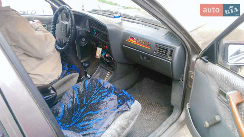 Хэтчбек Opel Ascona 1988 в Одессе фото 5 Хэтчбек Opel Ascona 1988 в Одессе