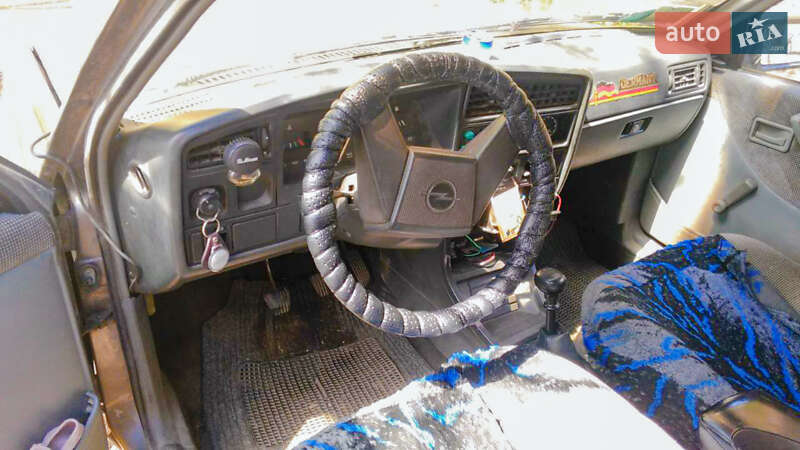 Хэтчбек Opel Ascona 1988 в Одессе фото 6 Хэтчбек Opel Ascona 1988 в Одессе