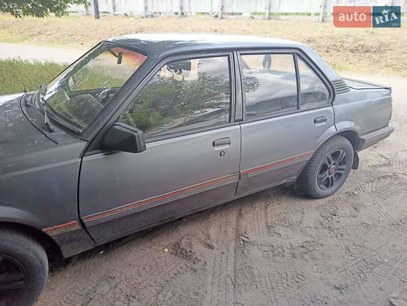 Седан Opel Ascona 1986 в Днепре