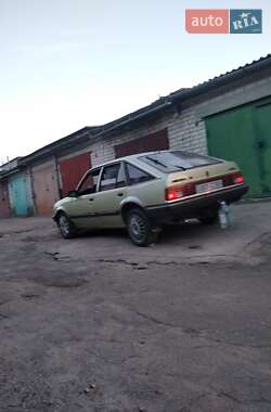 Хэтчбек Opel Ascona 1986 в 