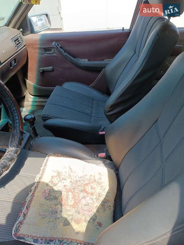 Седан Opel Ascona 1987 в Києві