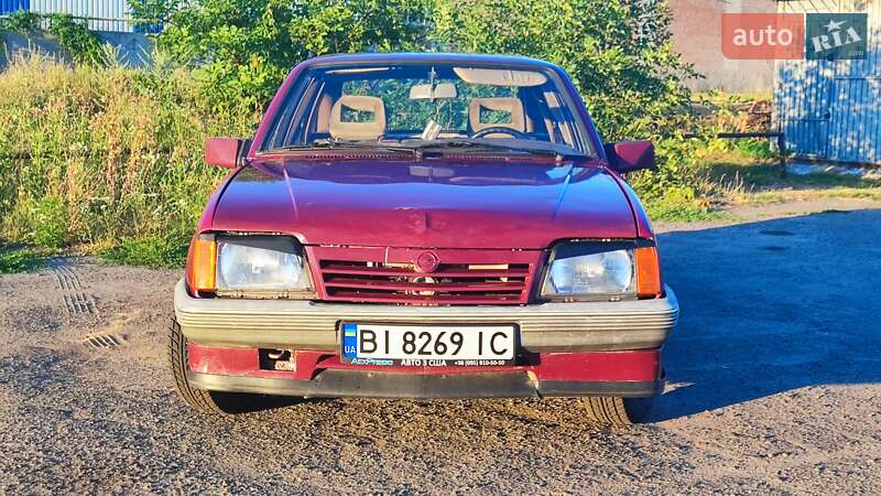 Хэтчбек Opel Ascona 1984 в Полтаве