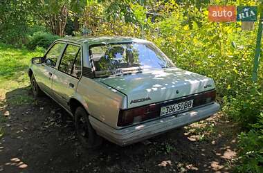 Седан Opel Ascona 1985 в Коростене