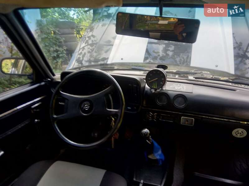 Седан Opel Ascona 1976 в Виннице
