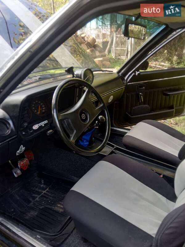 Седан Opel Ascona 1976 в Виннице