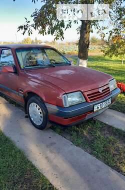 Седан Opel Ascona 1987 в Владимир-Волынском