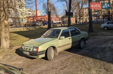 Седан Opel Ascona 1986 в Ковеле