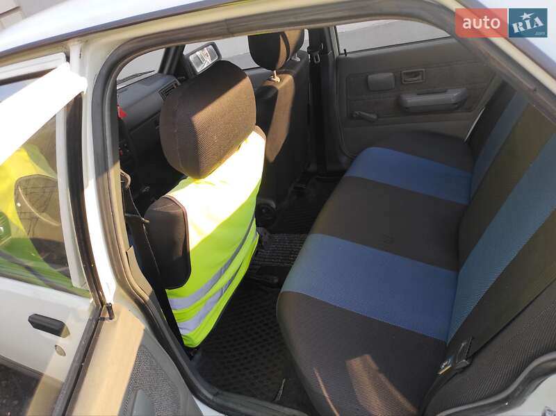 Седан Opel Ascona 1988 в Дубні фото 4 Седан Opel Ascona 1988 в Дубні