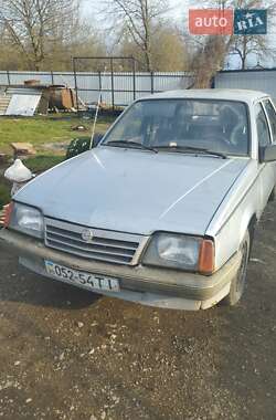 Хэтчбек Opel Ascona 1986 в 
