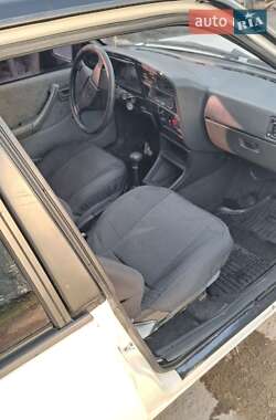 Хетчбек Opel Ascona 1987 в 
