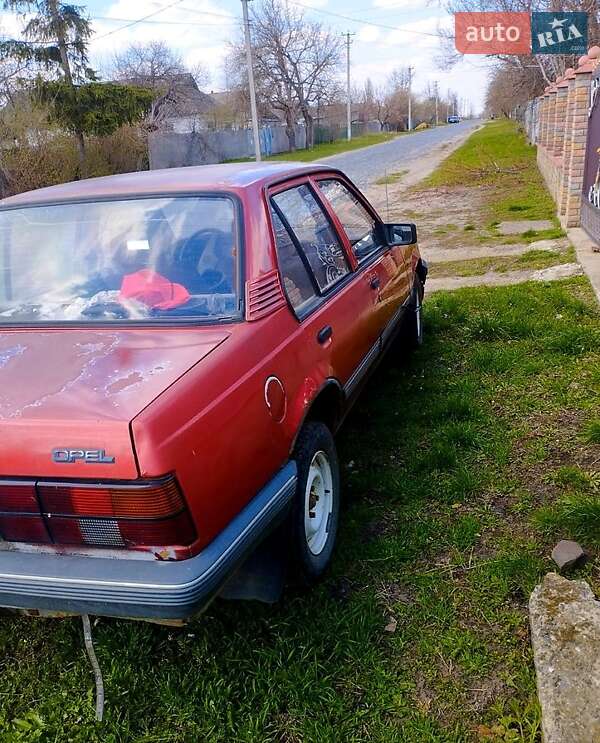 Седан Opel Ascona 1988 в Звенигородке