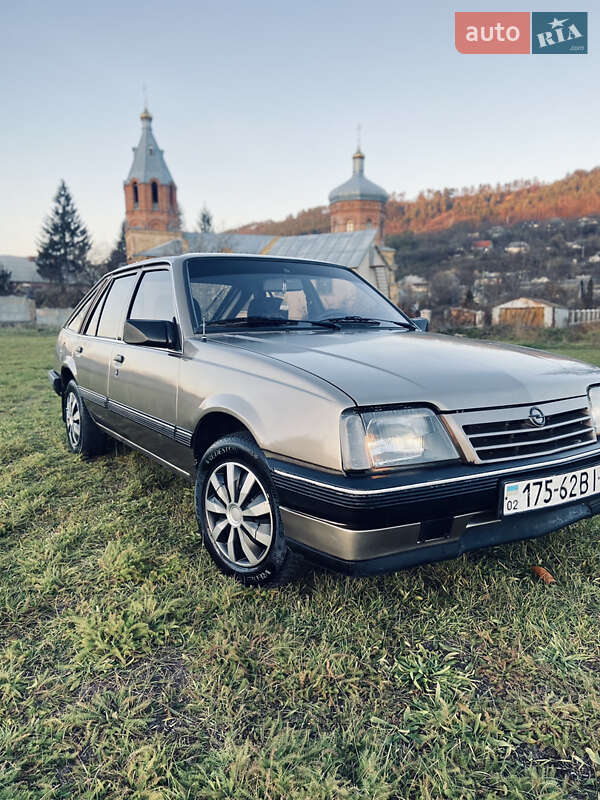 Opel Ascona 1986