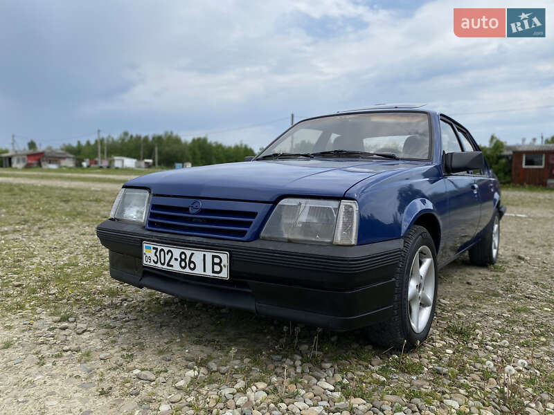 Седан Opel Ascona 1987 в Івано-Франківську