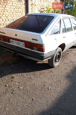 Хэтчбек Opel Ascona 1986 в 