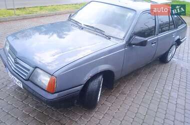 Хэтчбек Opel Ascona 1987 в 