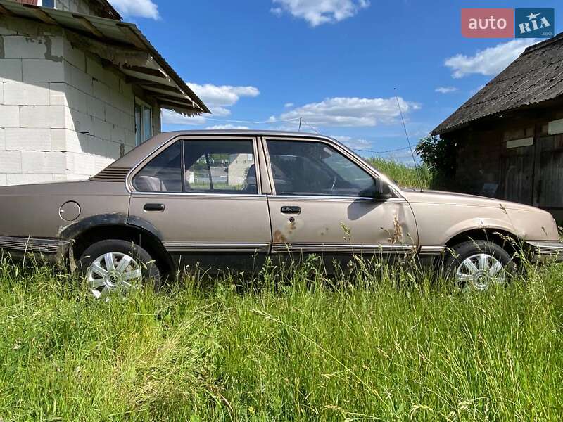 Седан Opel Ascona 1986 в Луцке фото 2 Седан Opel Ascona 1986 в Луцке
