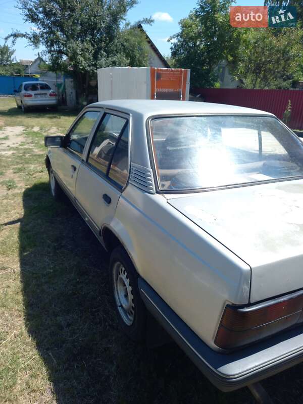 Седан Opel Ascona 1987 в Березане