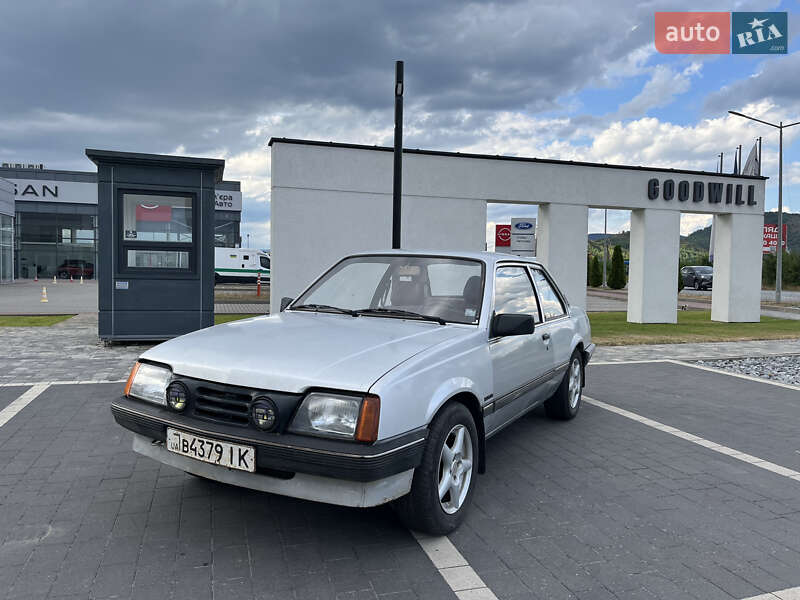 Купе Opel Ascona 1982 в 