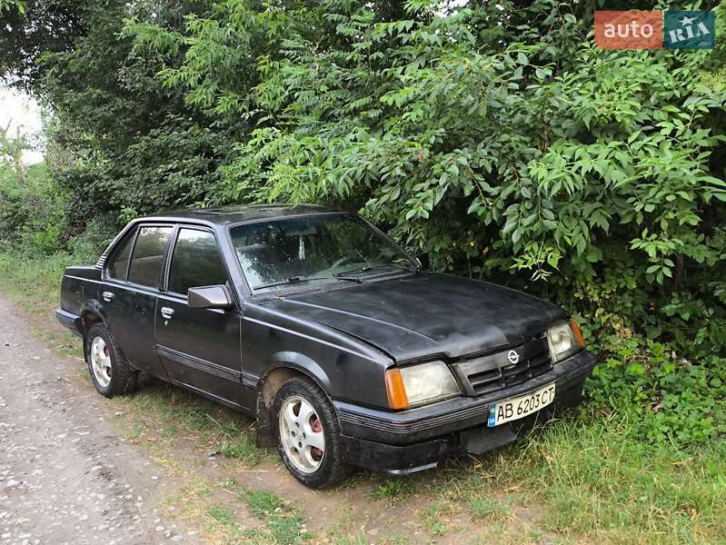 Седан Opel Ascona 1986 в 