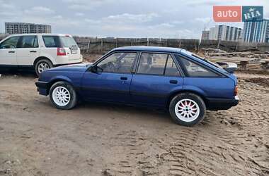 Хэтчбек Opel Ascona 1985 в 