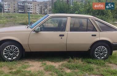 Хэтчбек Opel Ascona 1986 в 