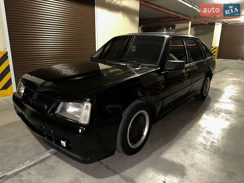 Opel Ascona 1982