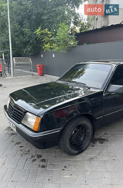 Хэтчбек Opel Ascona 1986 в 