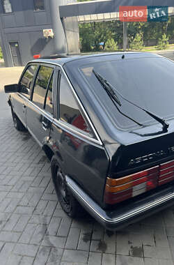 Хэтчбек Opel Ascona 1986 в 