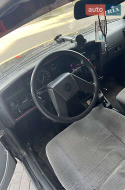 Хэтчбек Opel Ascona 1986 в 