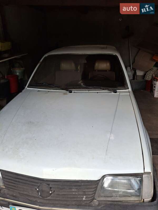 Купе Opel Ascona 1983 в Городище
