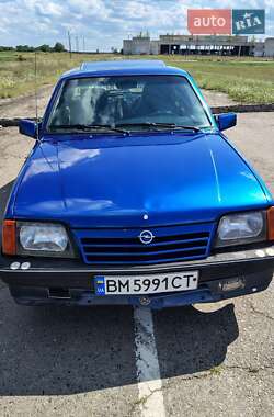 Седан Opel Ascona 1988 в Сумах