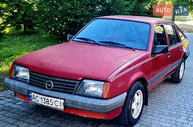 Хэтчбек Opel Ascona 1986 в 