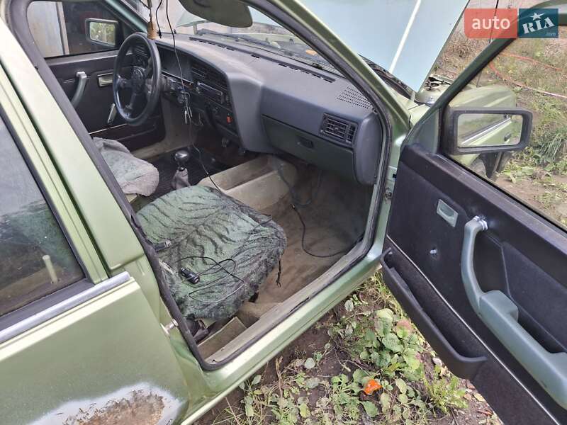 Седан Opel Ascona 1984 в Ровно
