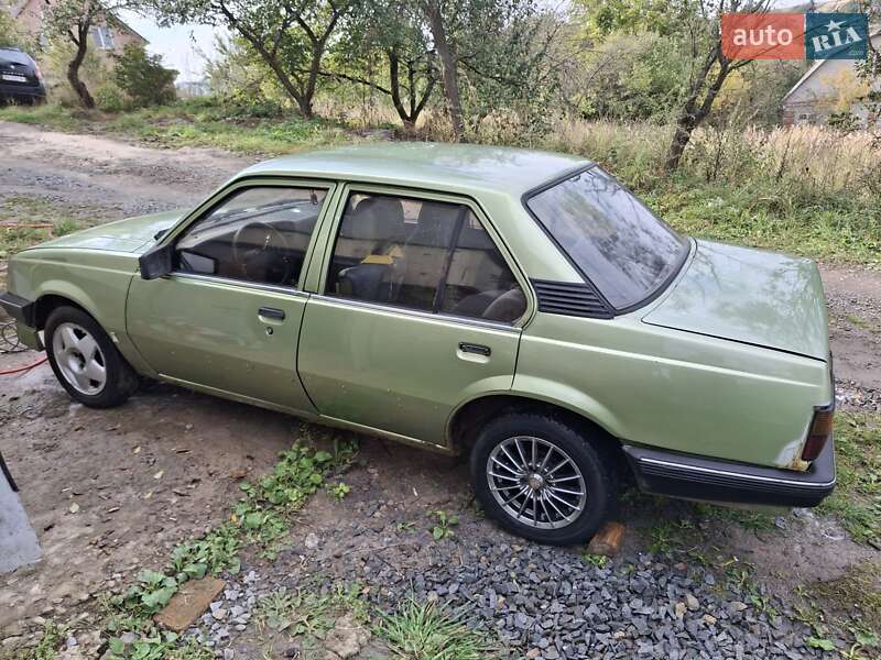 Седан Opel Ascona 1984 в Ровно