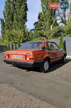 Седан Opel Ascona 1982 в Черкасах