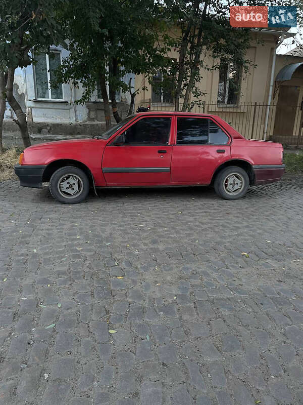 Седан Opel Ascona 1987 в Николаевском