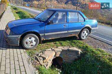 Седан Opel Ascona 1988 в Ужгороде