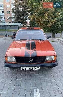 Седан Opel Ascona 1982 в Хмельницком