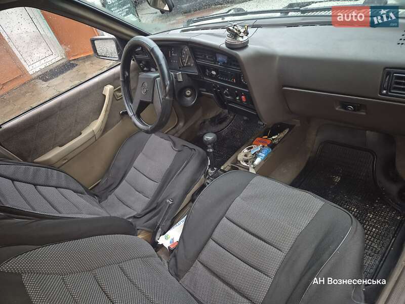 Седан Opel Ascona 1987 в Вознесенске фото 6 Седан Opel Ascona 1987 в Вознесенске