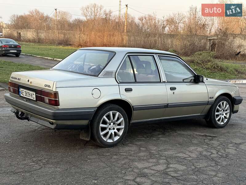 Седан Opel Ascona 1988 в Кам'янському