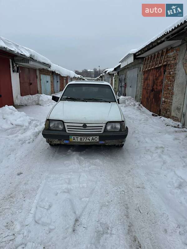 Седан Opel Ascona 1988 в Ивано-Франковске