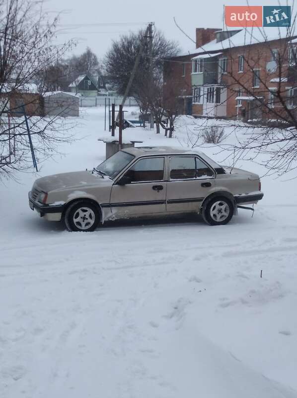 Седан Opel Ascona 1986 в Бобровице