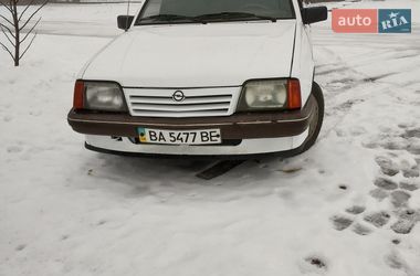 Седан Opel Ascona 1986 в Благовещенском